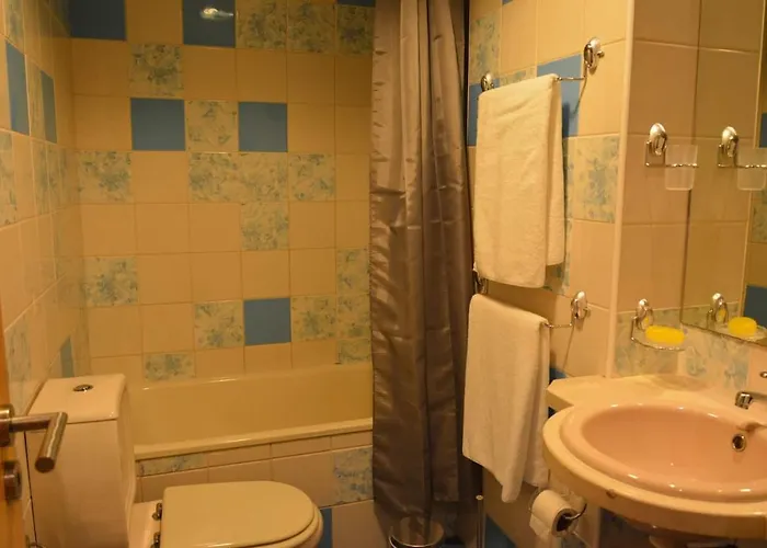 Wonderful Marina 4b 2b *