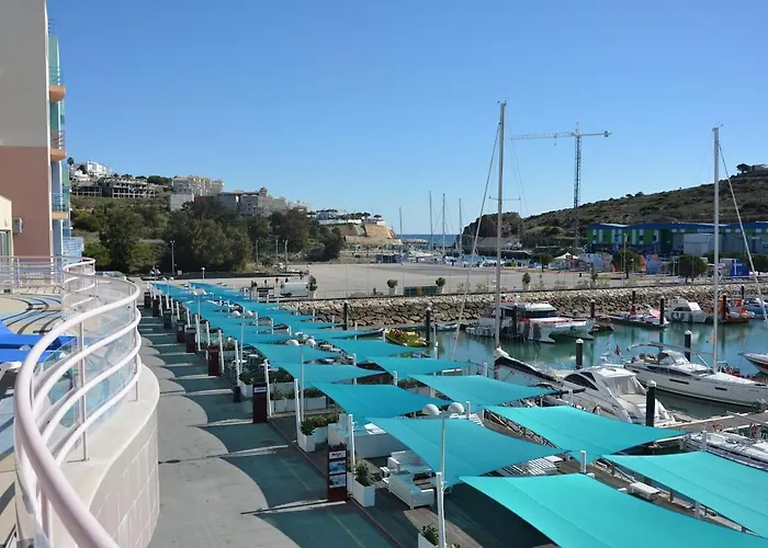 Wonderful Marina 4b 2b Apartment