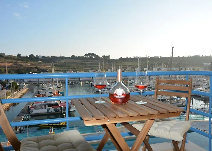 Wonderful Marina 4b 2b Apartment